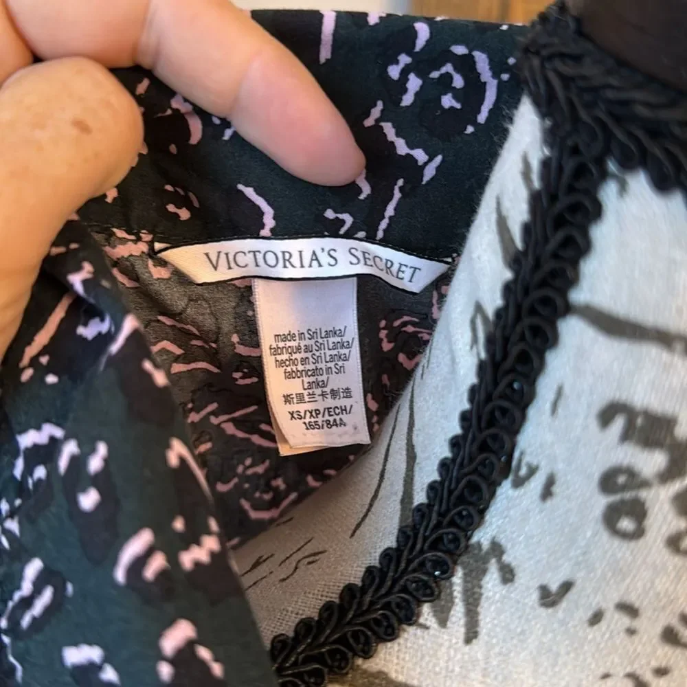 Victoria's Secret Long Sleeve Button Up Sleep Shirt